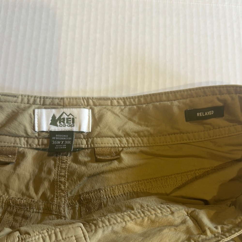 REI Relaxed Tan Cargo Pants with Relaxed Fit multiple pockets adjustable belt - Picture 7 of 14